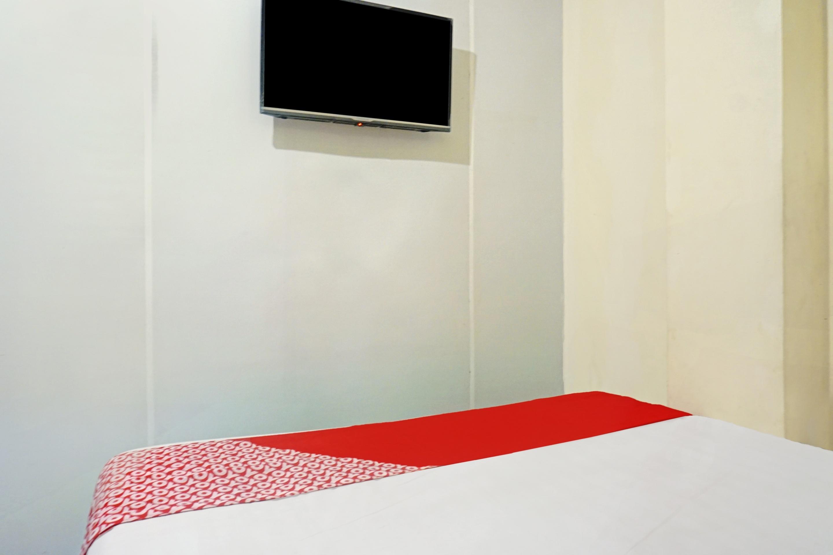 J&B Rooms Pramuka Jakarta Mitra Reddoorz Exteriör bild