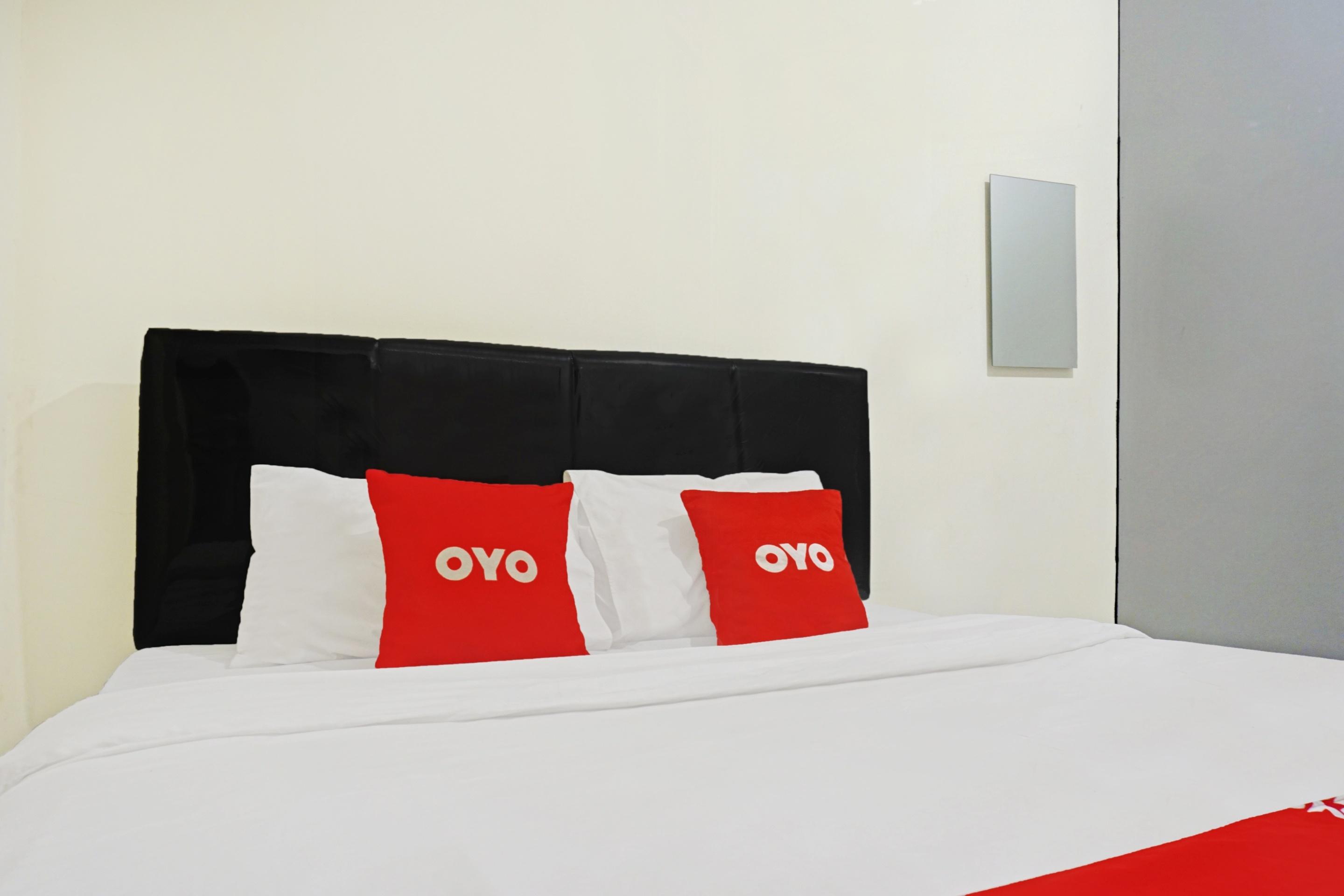 J&B Rooms Pramuka Jakarta Mitra Reddoorz Exteriör bild