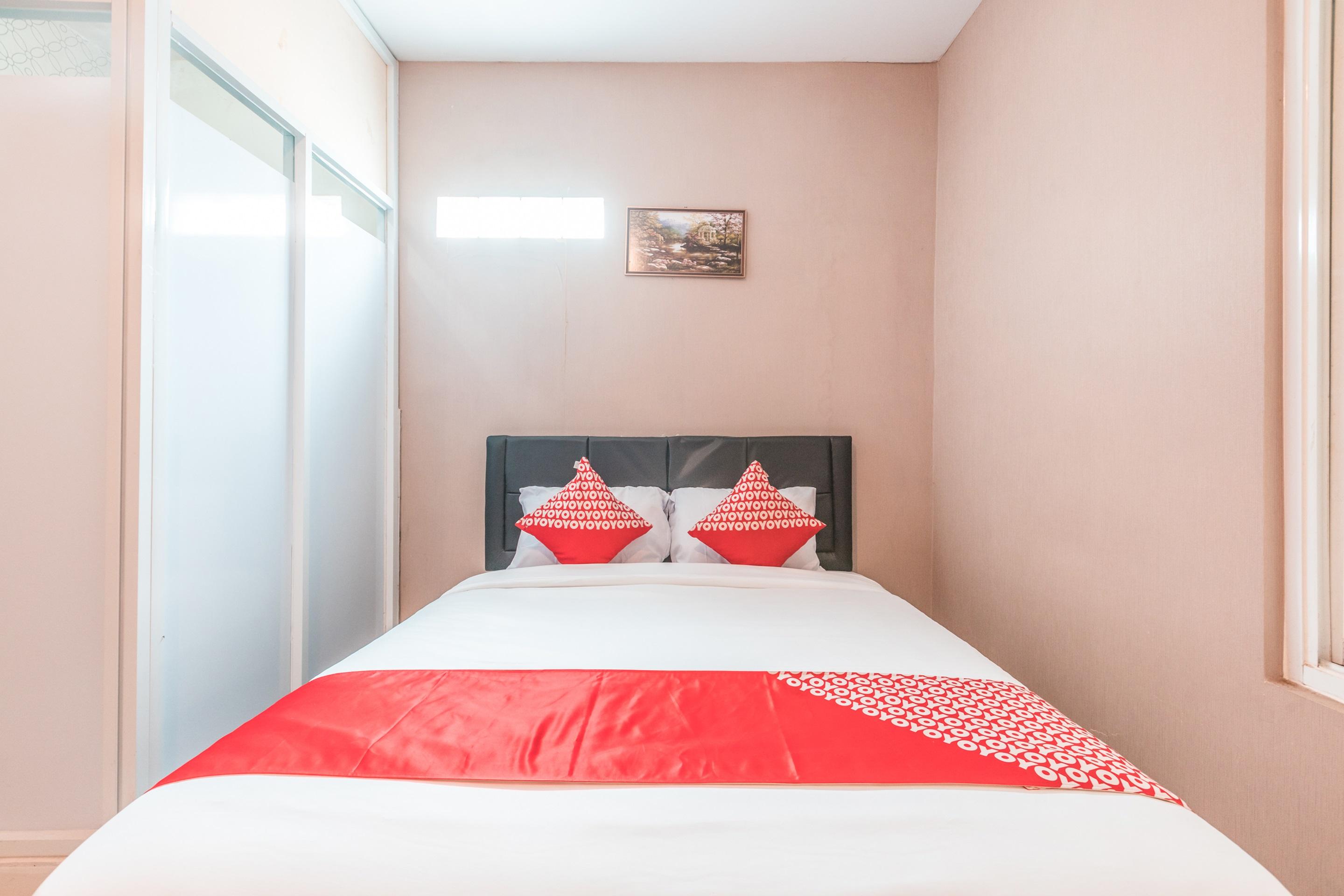 J&B Rooms Pramuka Jakarta Mitra Reddoorz Exteriör bild