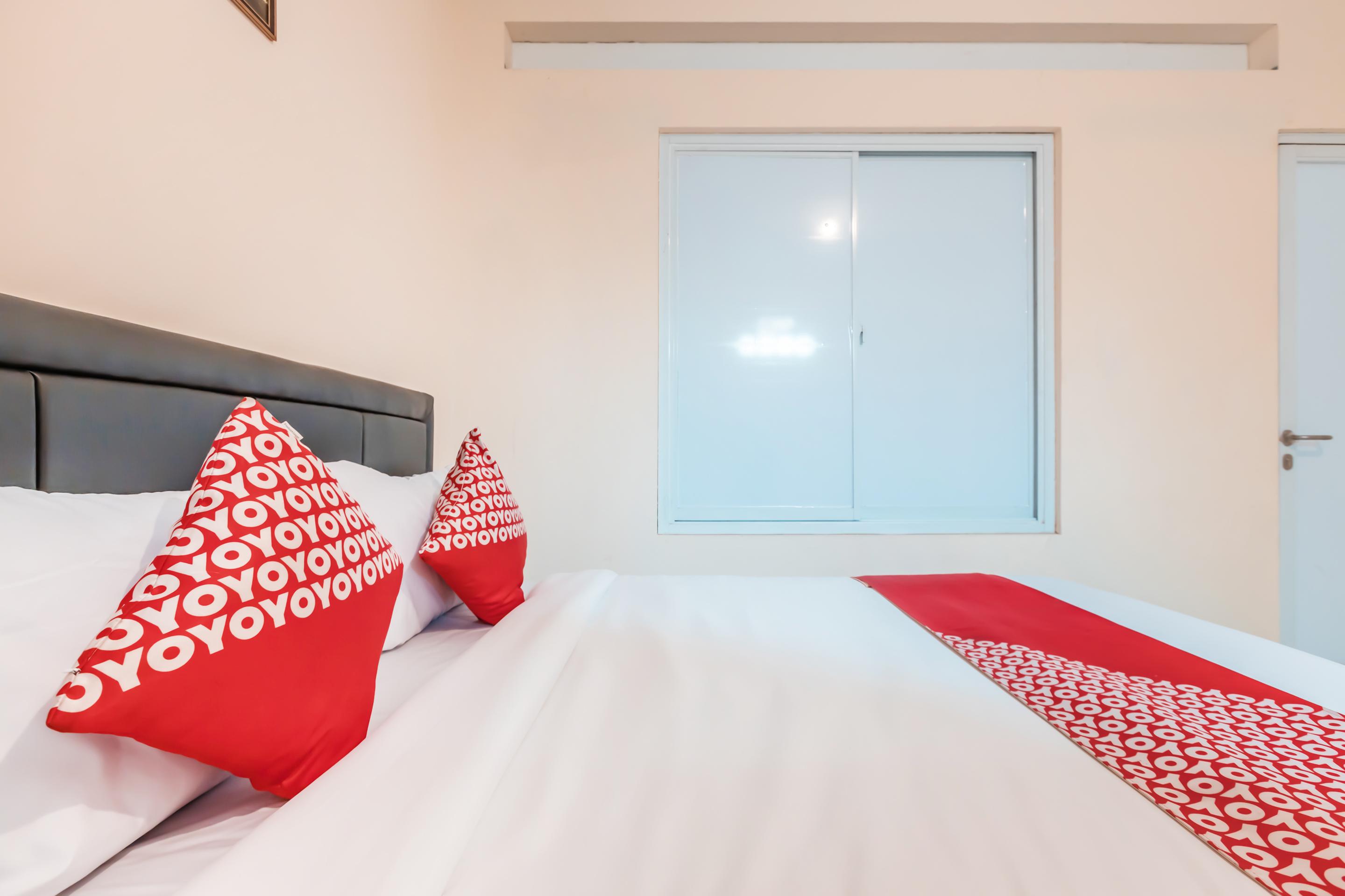J&B Rooms Pramuka Jakarta Mitra Reddoorz Exteriör bild