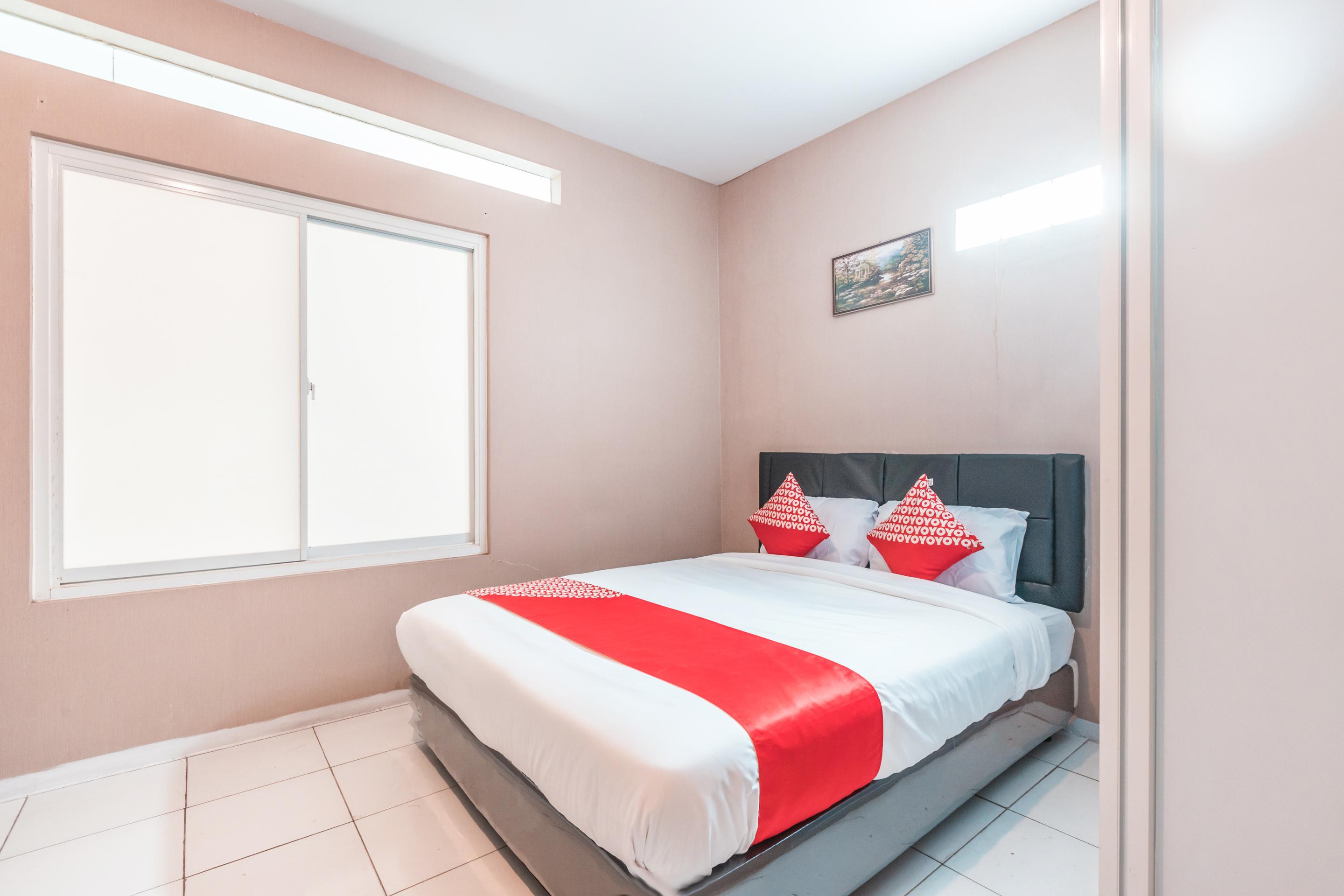 J&B Rooms Pramuka Jakarta Mitra Reddoorz Exteriör bild