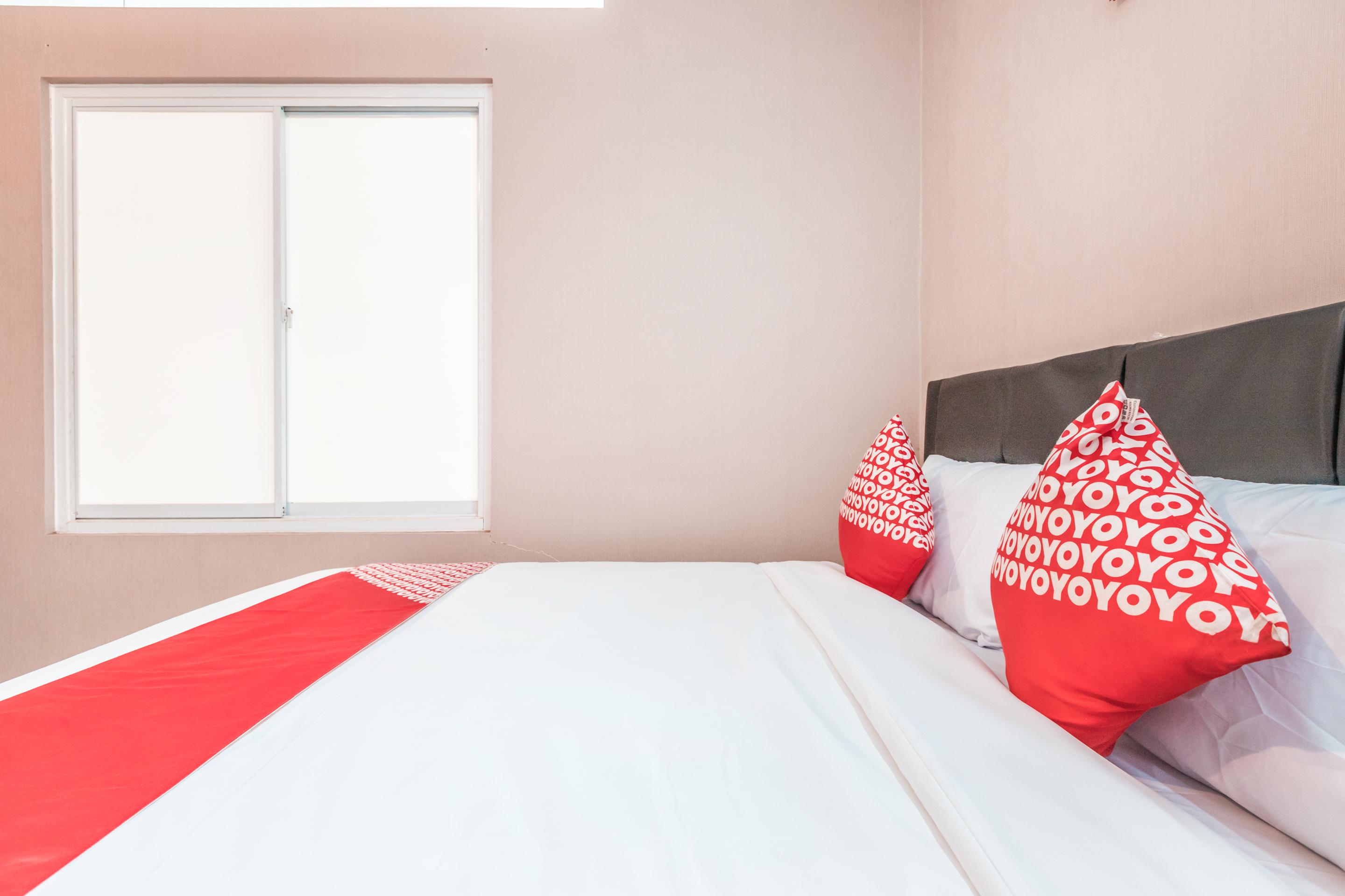 J&B Rooms Pramuka Jakarta Mitra Reddoorz Exteriör bild